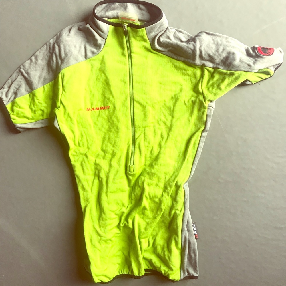 Mammut top with zipper